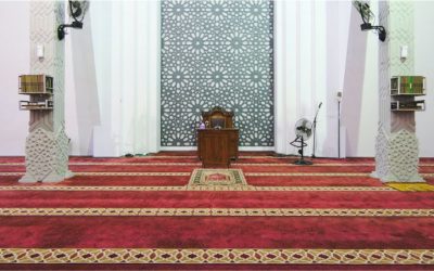 Bolehkan Menandai Shaf Pertama Dengan Sajadah?